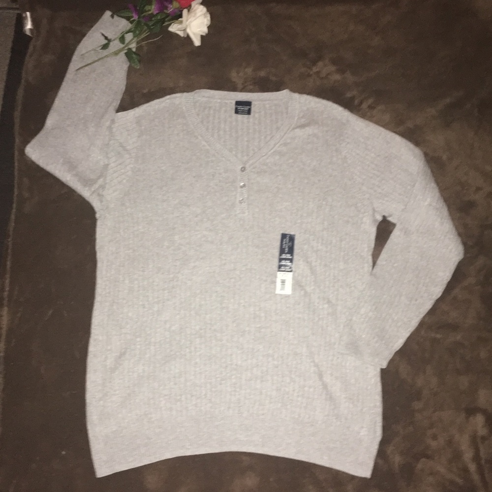 Pullover gray sweater